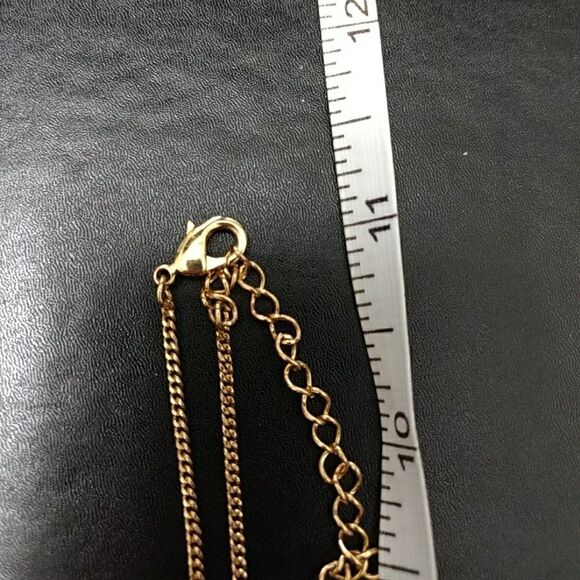 *Sale* Poinsettia necklace and matching earring set - Picture 4 of 6